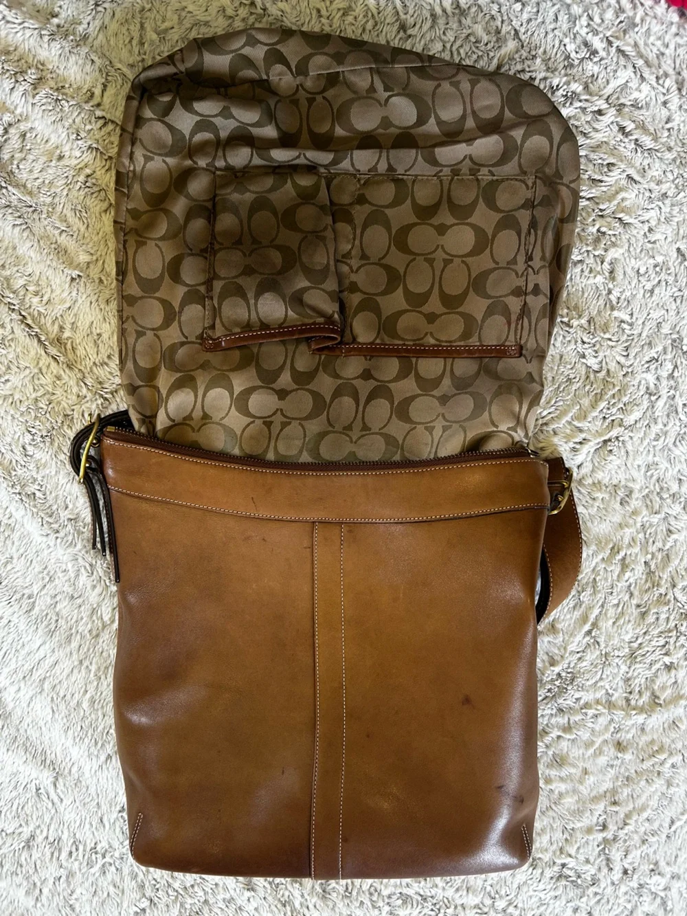 Coach Vintage Legacy Slim Adjustable Strap Shoulder/Crossbody Cognac Leather Bag
